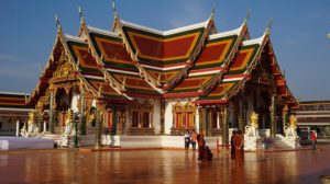 wat-phra-that-choeng-chum-1193563_640